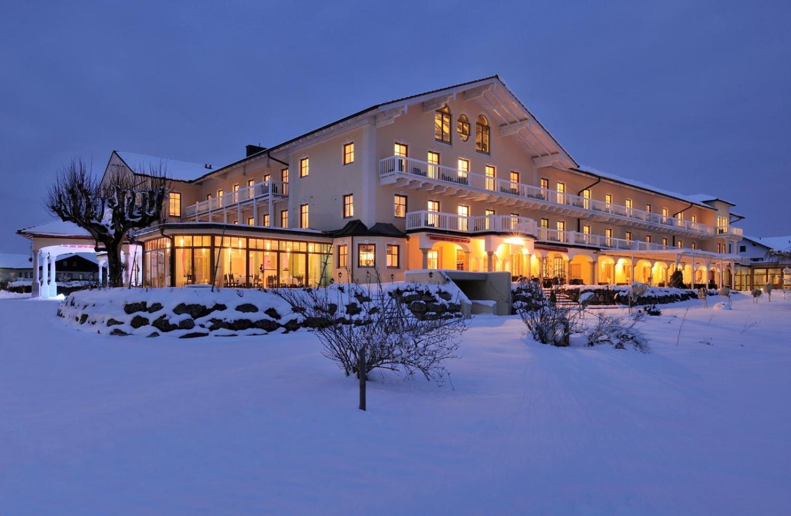 Wellness Natur Resort Gut Edermann Тайзендорф Екстериор снимка